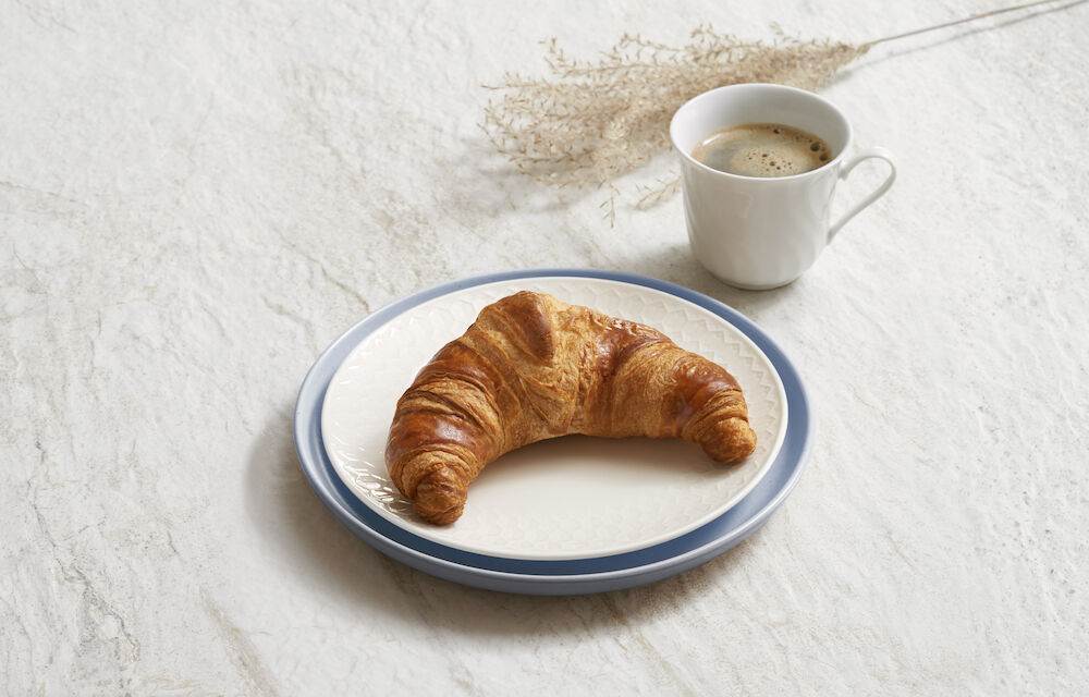 5790008022 Curved All Butter Croissant 70g
