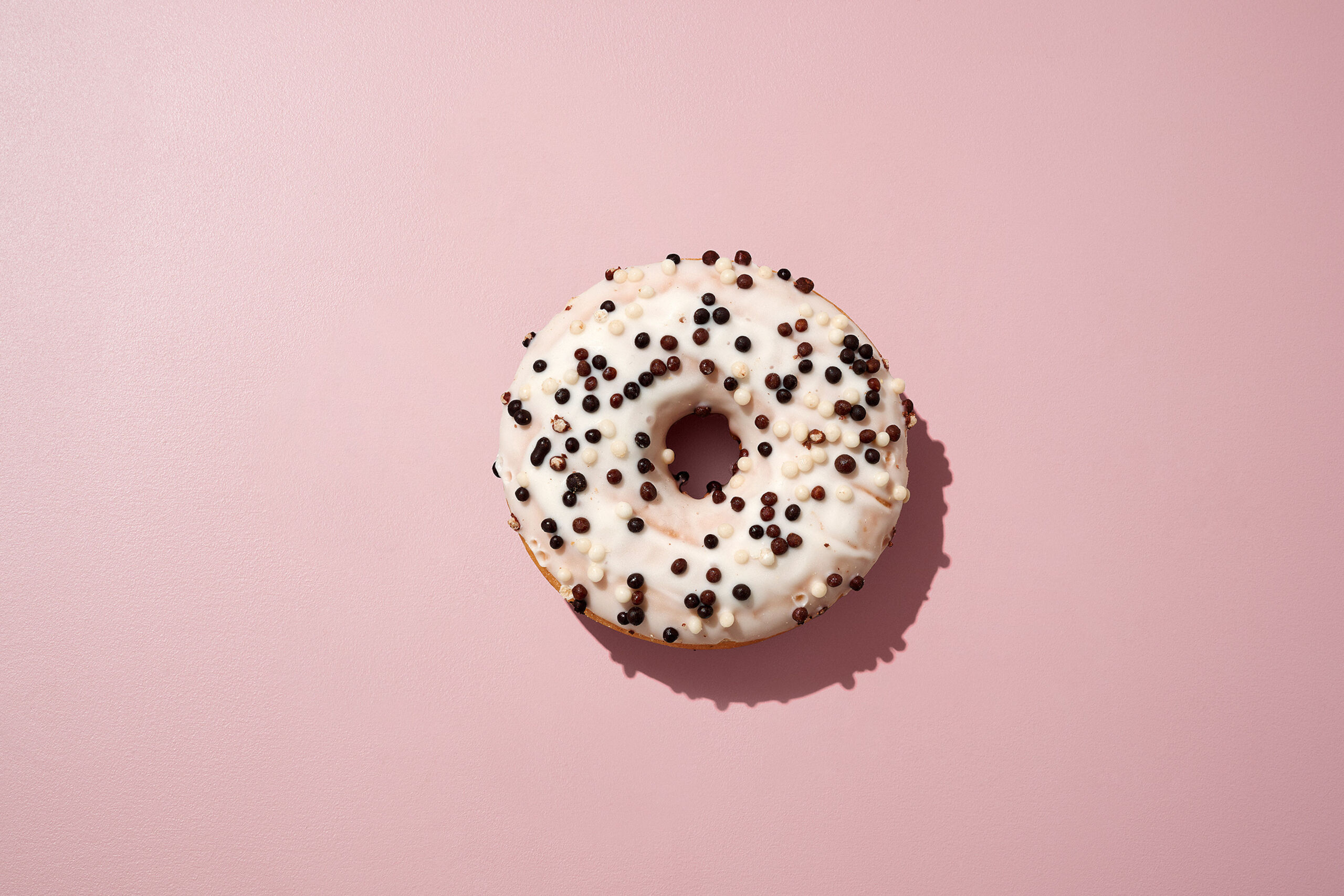 25490000_DONUTS-MIX_TOPSHOT_012_v1