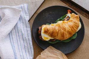 bakery_du_jour_all_butter_croissants_12_packaged