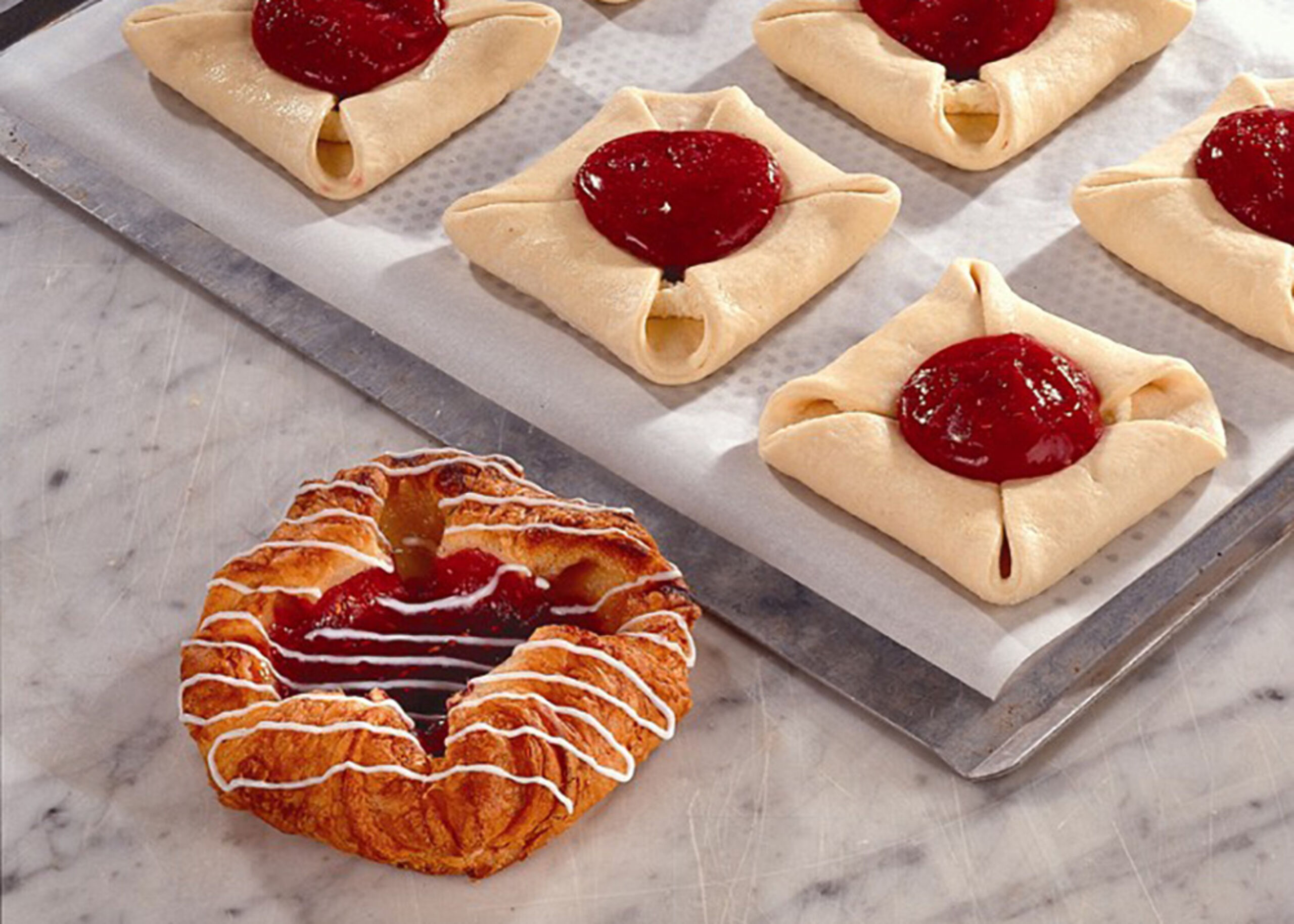 6103 Schulstad Raspberry Crown Bake-Off Danish