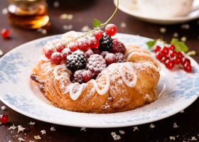 6103 Schulstad Raspberry Crown Danish with Seasonal Berries