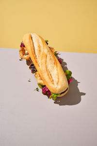 15470000_HALF-FRANS-STOKBROOD-WIT-27CM_RECEPT-HER(F)T-CARPACCIO-BROODJE_DICHT_v1