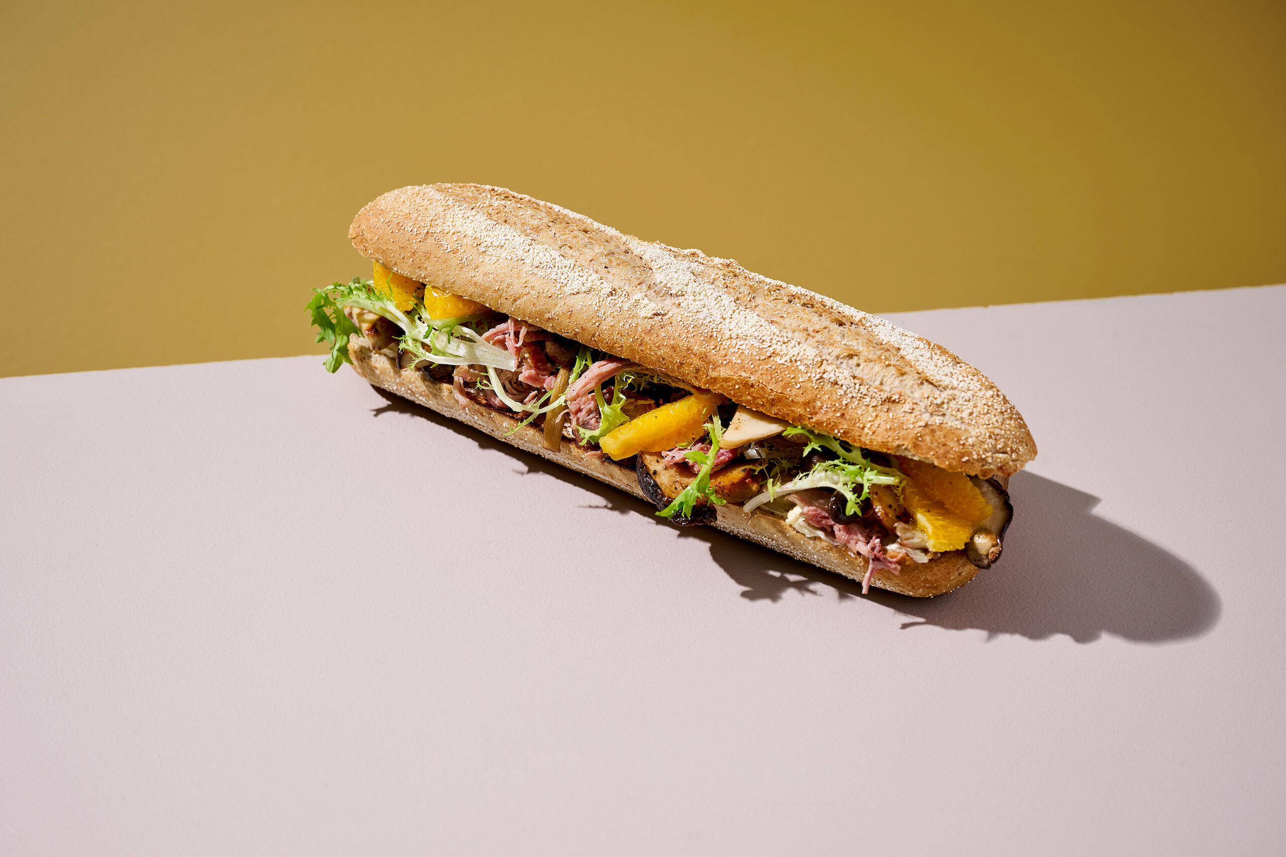 223821_HALF-STOKBROOD-BRUIN-26cm_RECEPT-WINTER_GESLOTEN_LIGGEND