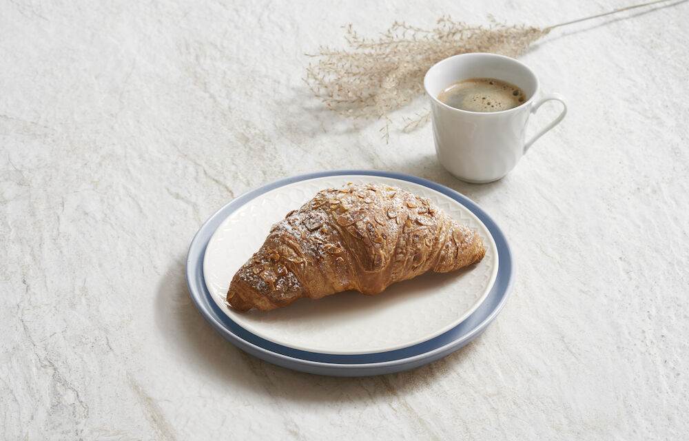 210034 Blended Almond Croissant