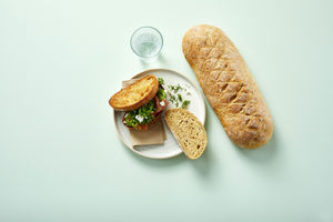 80327 Fuldkorns-gulerodsbrød_High