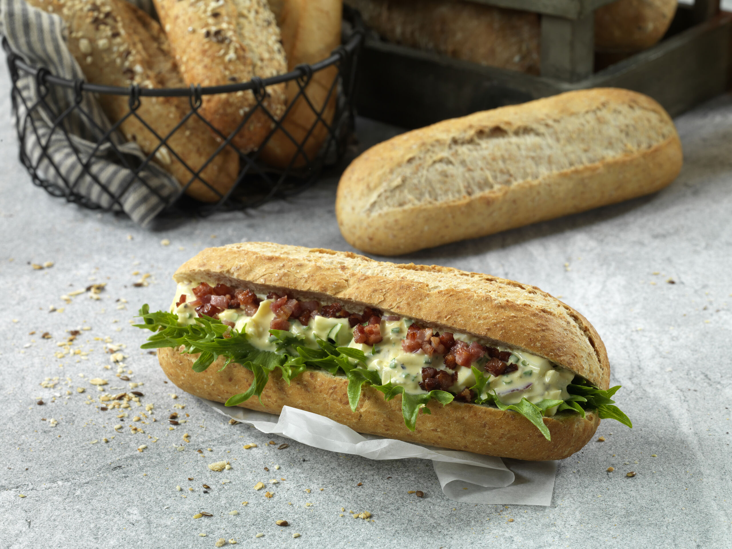 5356985 Baguette halvgrov 90g eggesalat bacon br