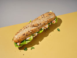 223369_PLUS-FITNESS-HALF-STOKBROOD-26-cm_RECEPT-FITNESS-CHAMPAGNE-FOREL_LIGGEND_DICHT_v1