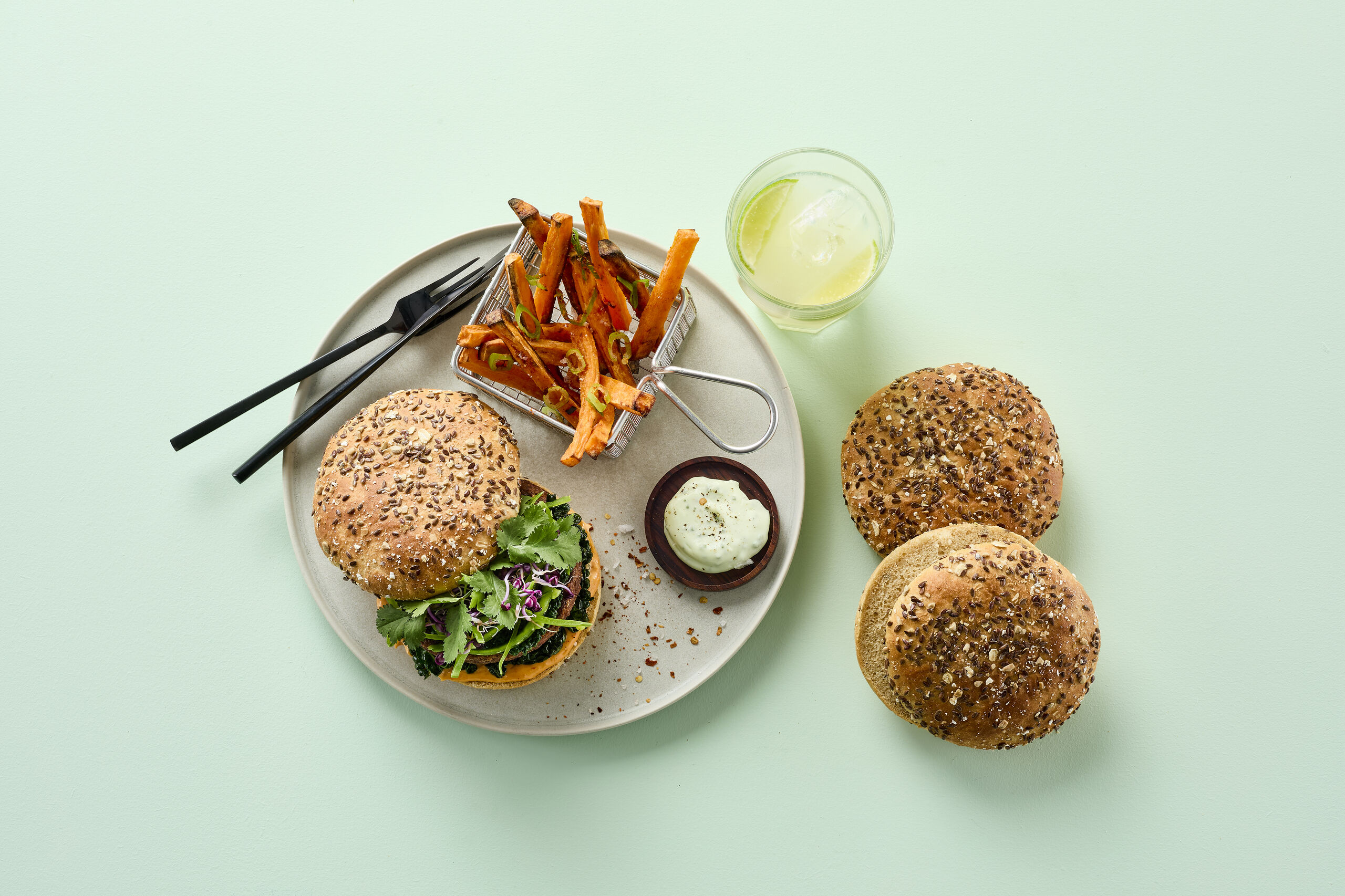 223656 Fuldkornsburgerbolle