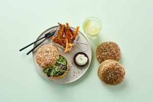 223656 Fuldkornsburgerbolle