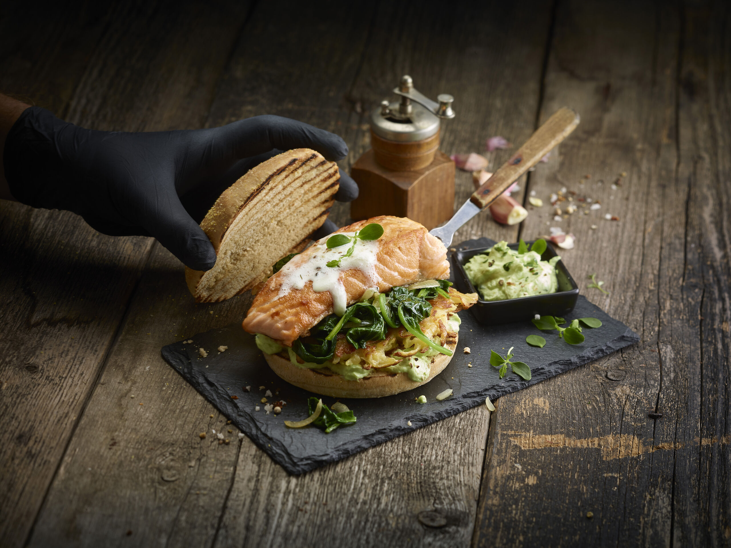 80303119H_223656_Vollkornbun_Lachs_Spinat_Roesti_Wasabi_Version2