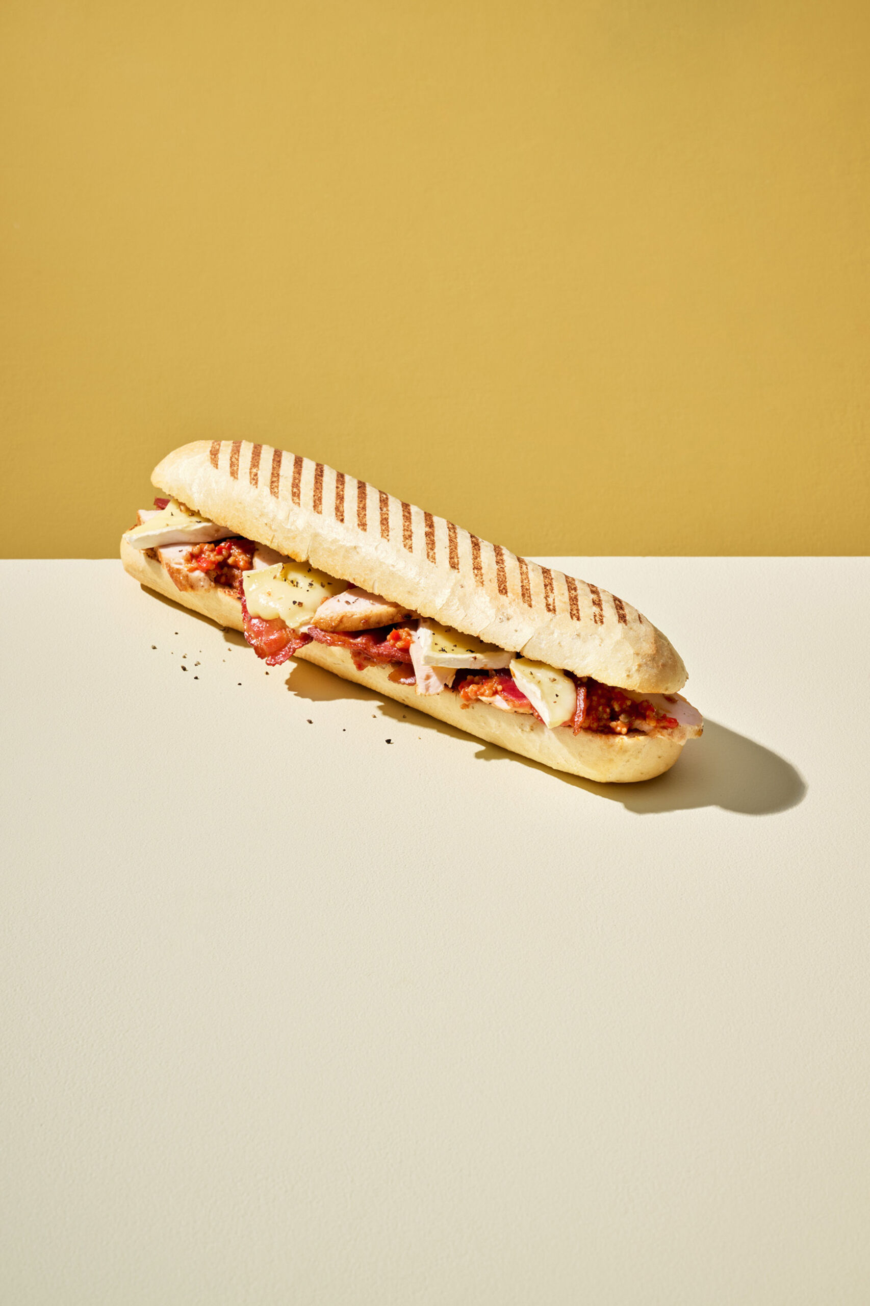 24700000_PANINI-KRUIDEN-GEGRILD-26CM_RECEPT_PANINI-GEGAARD-SPEK_STAAND_LR