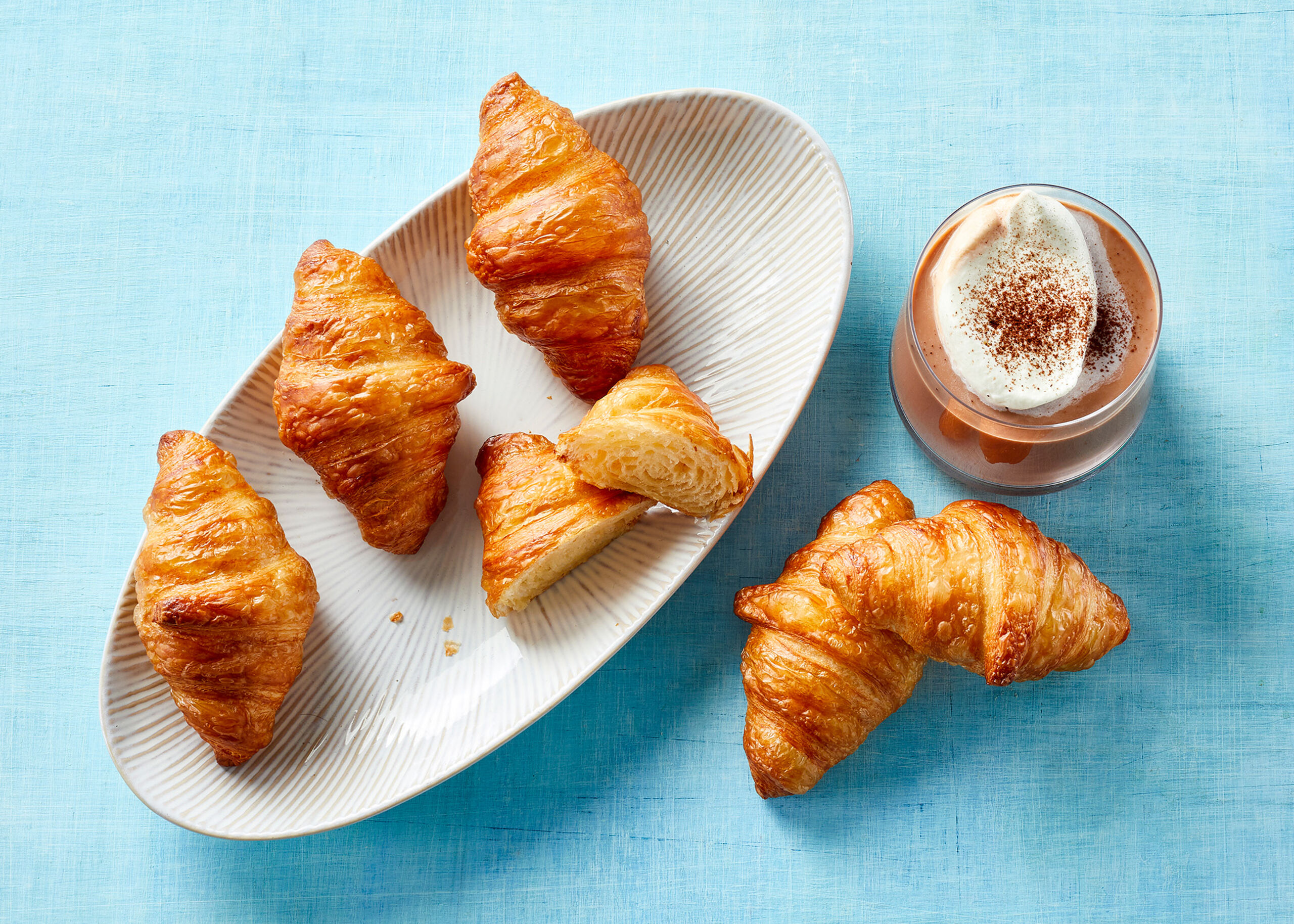 18901501 Mini All Butter Straight Croissants on Platter