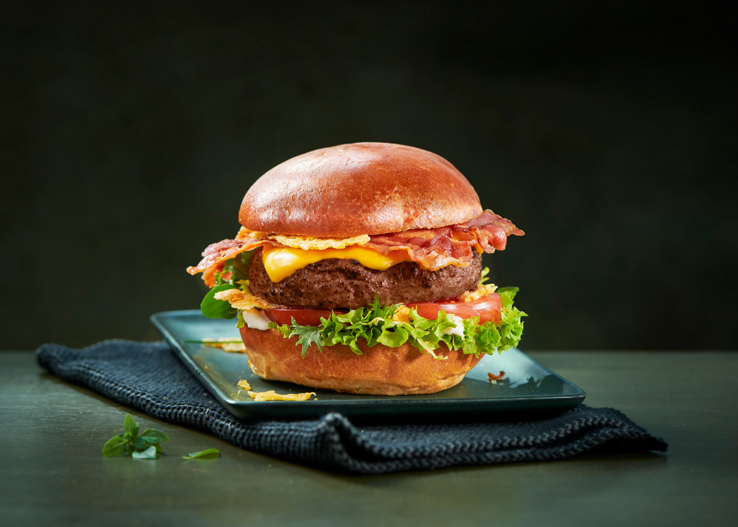 224733_CheeseBaconBurger_web