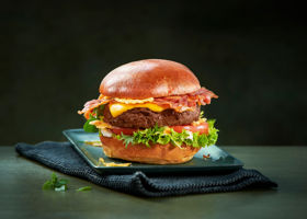 224733_CheeseBaconBurger_web