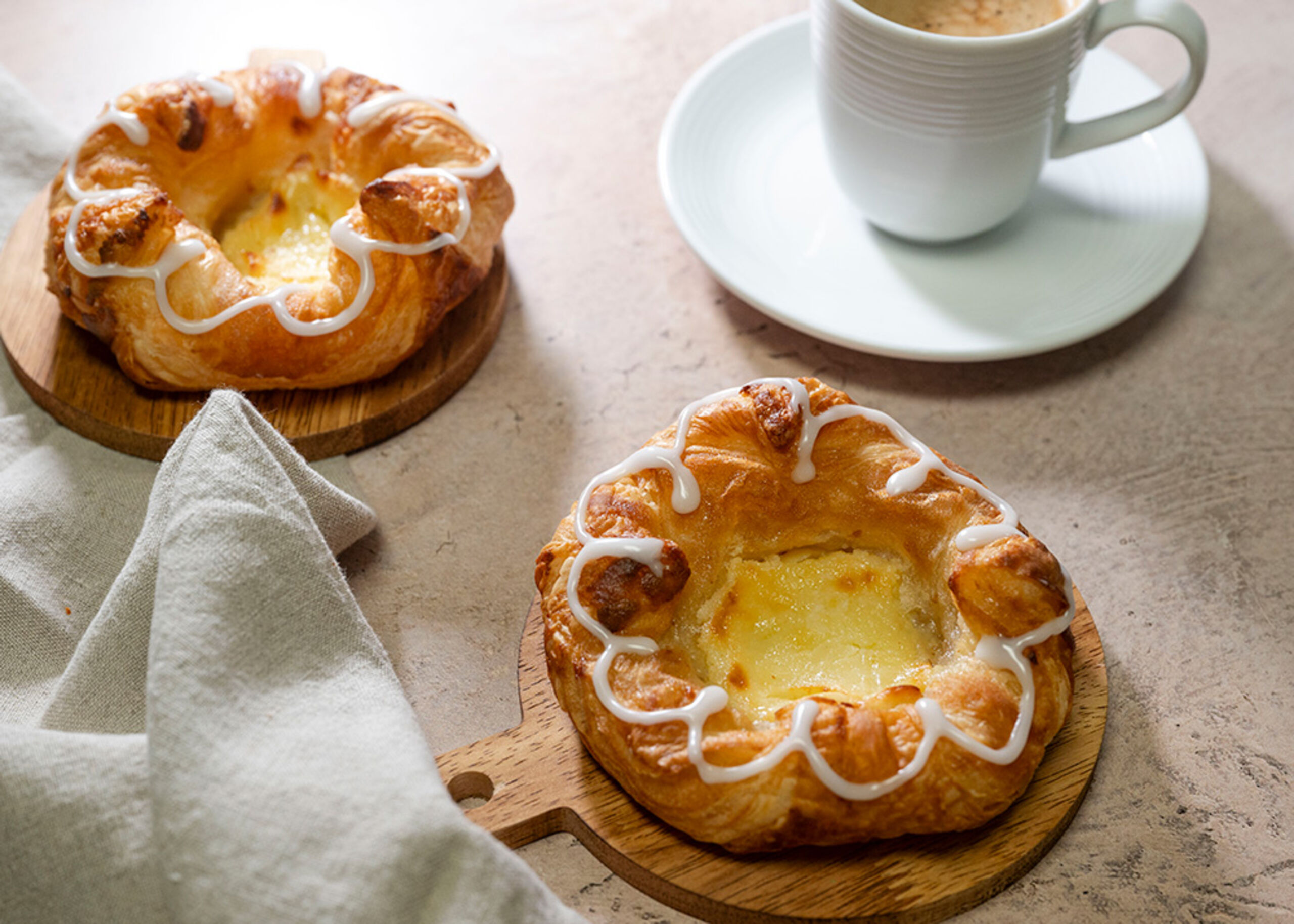 225396 Schulstad Cream Cheese Crown Danish Pastries