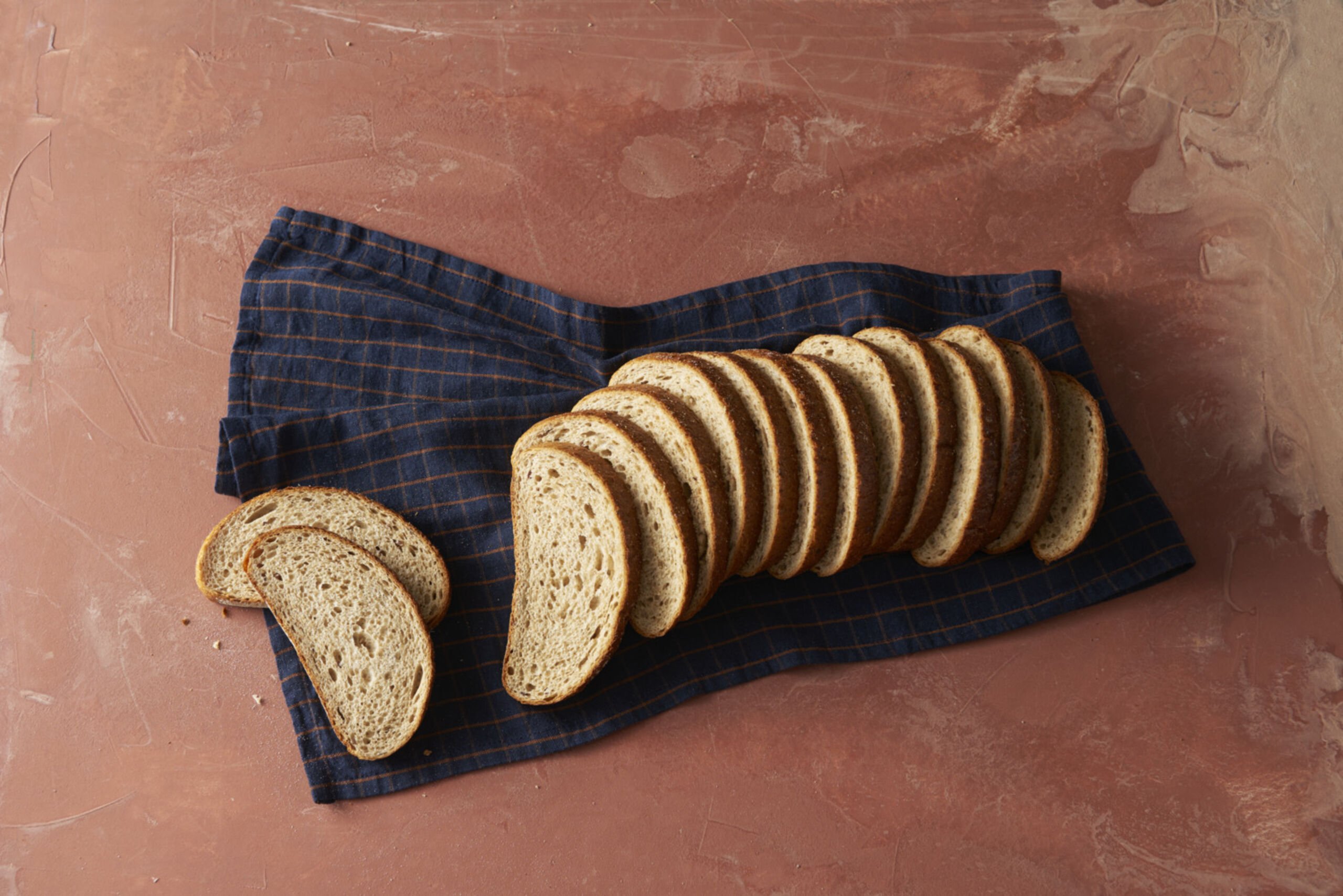 Vaasan Viipaloitu Moniviljaleipä fiiliskuva_ sliced multigrain bread mood picture_Screen 1500x1124