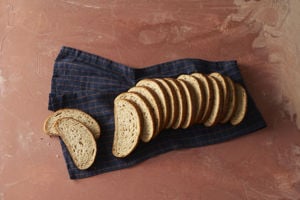 Vaasan Viipaloitu Moniviljaleipä fiiliskuva_ sliced multigrain bread mood picture_Screen 1500x1124