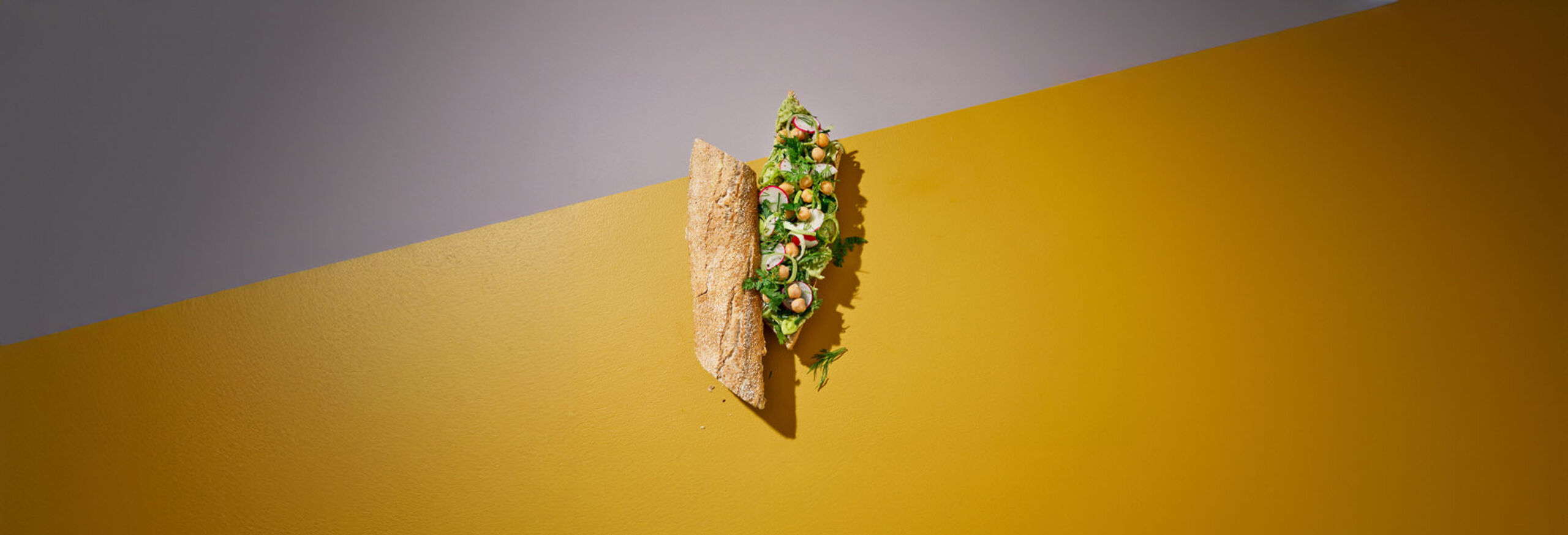 223822_Moodfoto_Stokbrood Bruin Tarwe 57 cm